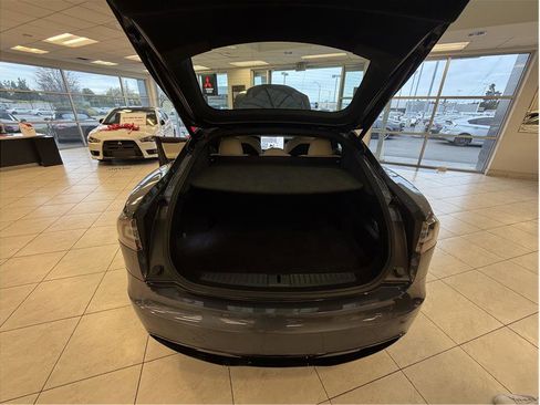 Used 2021 Tesla Model S Plaid image 24
