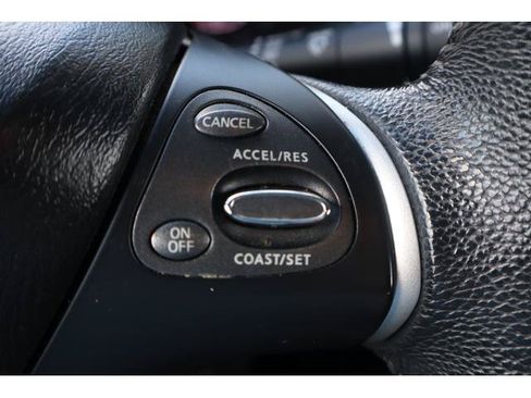 Used 2013 Nissan Pathfinder SV AWD/4WD image 13