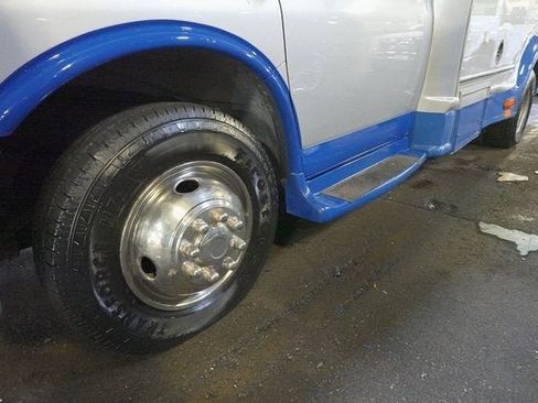 Used 2014 Chevrolet Express 3500 w/ Shuttle Bus Package image 22