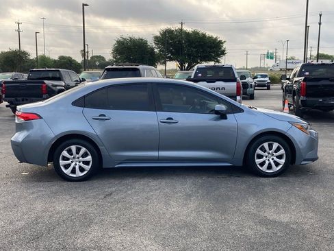 Used 2021 Toyota Corolla LE image 4