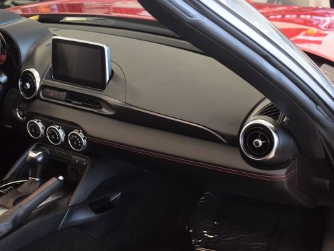 Used 2020 FIAT 124 Spider Abarth w/ Convenience Group RWD image 49