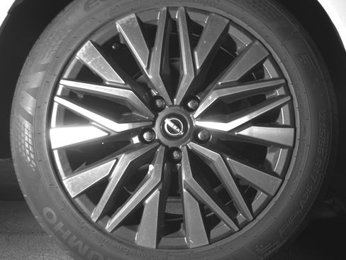 Used 2025 Nissan Altima 2.5 SV FWD image 15