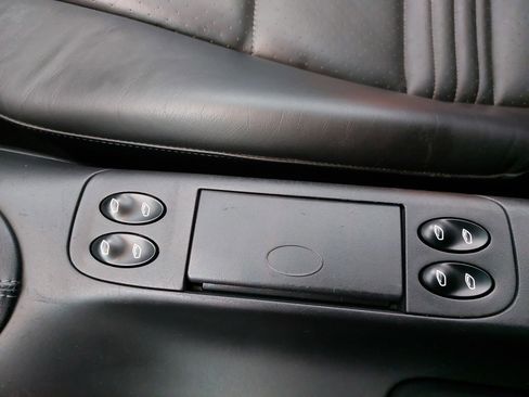 Used 2004 Porsche 911 Carrera 4S image 21