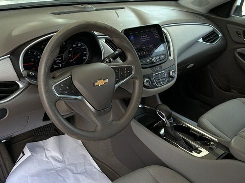 Used 2022 Chevrolet Malibu LT FWD image 11