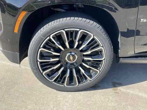 New 2025 Chevrolet Suburban High Country image 84
