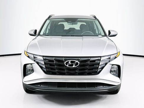 Used 2023 Hyundai Tucson SEL FWD image 2