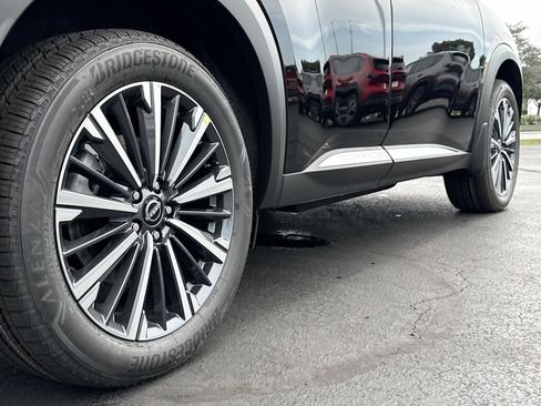 New 2026 Nissan Pathfinder Platinum AWD/4WD image 16
