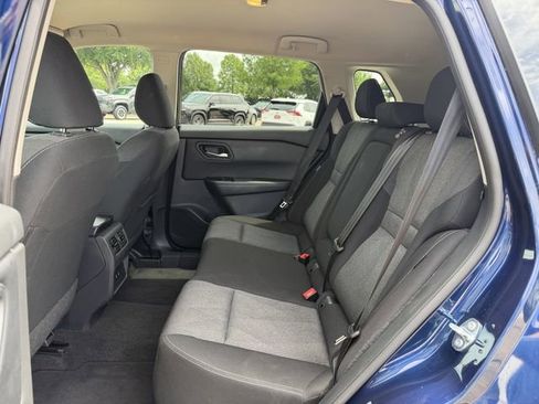 Used 2025 Nissan Rogue SV FWD image 25