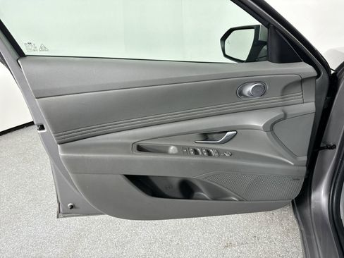 Used 2022 Hyundai Elantra SEL w/ Convenience + Premium Package image 22