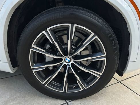 Used 2023 BMW X5 xDrive40i w/ M Sport Package AWD/4WD image 5