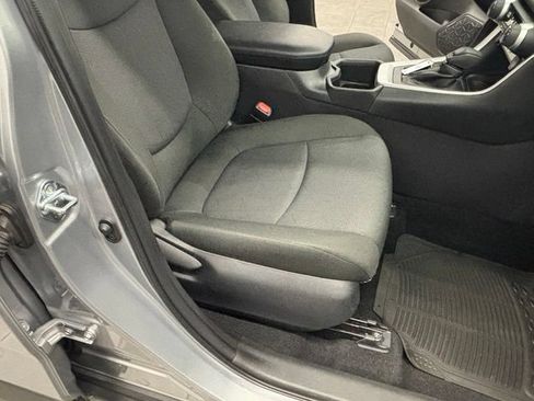 Used 2025 Toyota RAV4 XLE AWD/4WD image 38