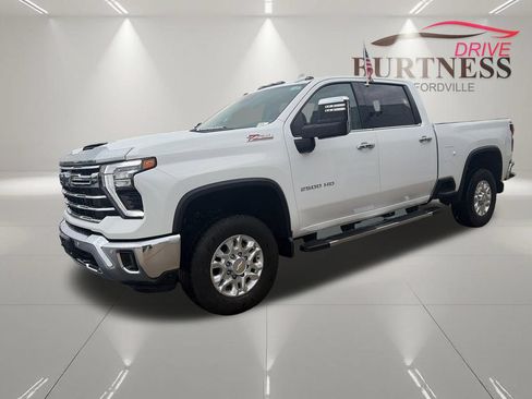 Certified 2025 Chevrolet Silverado 2500 LTZ w/ LTZ Plus Package AWD/4WD image 4