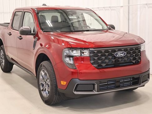 New 2026 Ford Maverick XLT FWD image 3