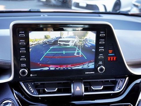 Used 2022 Toyota C-HR XLE image 26