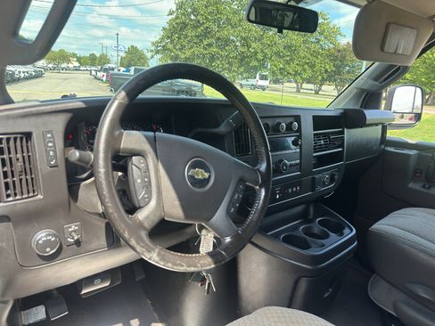 Used 2023 Chevrolet Express 3500 LS RWD image 16