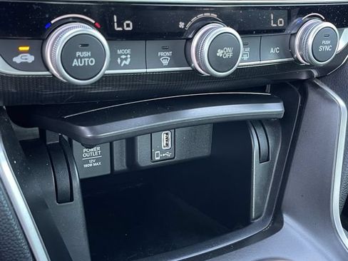 Used 2018 Honda Accord Sport image 19