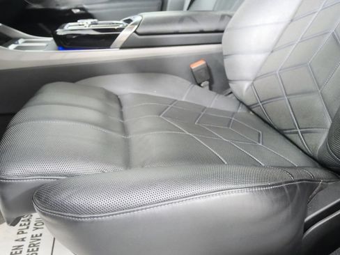 Used 2023 BMW 740i RWD image 9