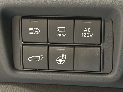 New 2026 Toyota Highlander Platinum image 17