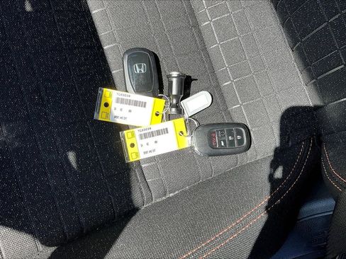 Used 2024 Honda HR-V Sport image 31