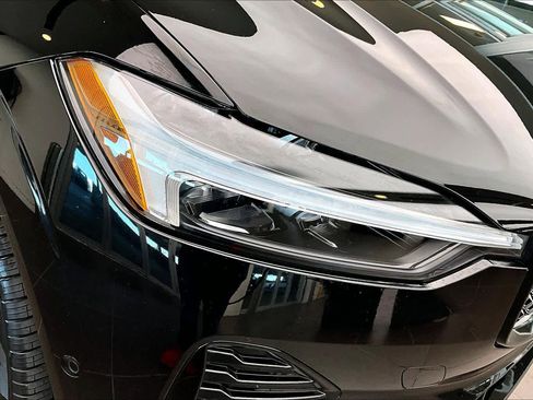 Used 2024 Volvo XC60 B5 Plus w/ Protection Package Premier image 26