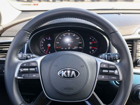 Used 2019 Kia Sorento EX image 17