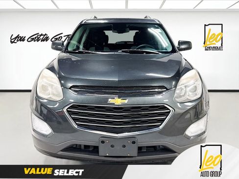 Used 2017 Chevrolet Equinox LT image 2