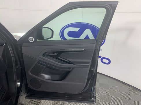 Used 2020 Land Rover Range Rover Evoque SE image 44