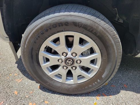 Used 2024 Toyota Tacoma SR5 RWD image 17