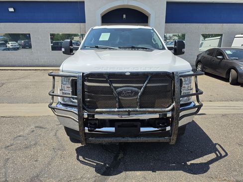 Used 2017 Ford F250 XL w/ Power Equipment Group AWD/4WD image 2