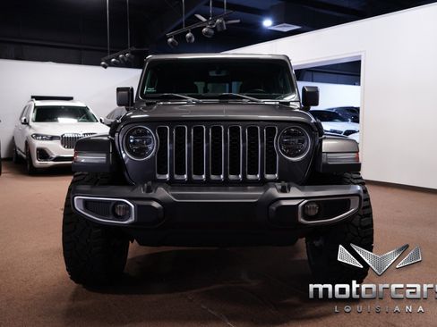 Used 2020 Jeep Gladiator Overland image 2