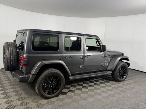 Used 2023 Jeep Wrangler Unlimited Sahara AWD/4WD image 8