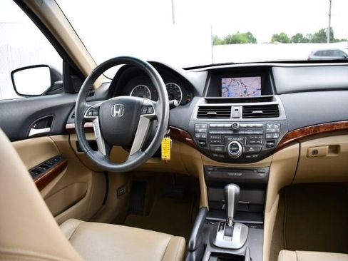 Used 2011 Honda Accord EX-L image 18