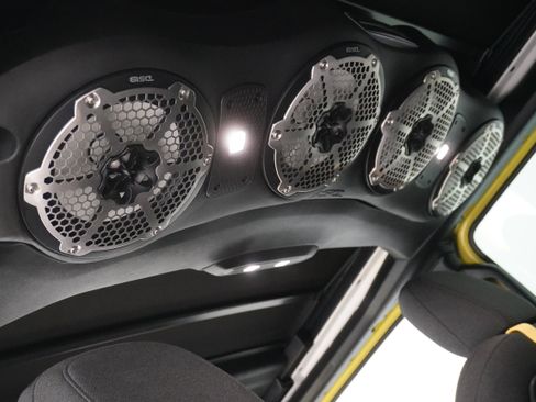 Used 2024 Jeep Wrangler Unlimited Rubicon w/ XTREMEE 35" Tire Package image 16