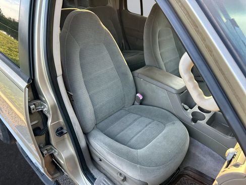 Used 2002 Ford Explorer XLT RWD image 25