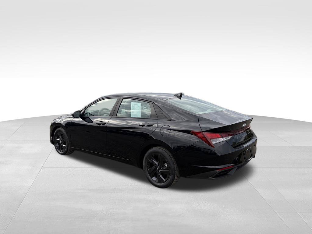 Used 2021 Hyundai Elantra SEL w/ Cargo Package FWD image 16