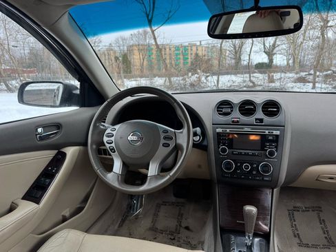 Used 2011 Nissan Altima 2.5 SL w/ 2.5SL Pkg image 40