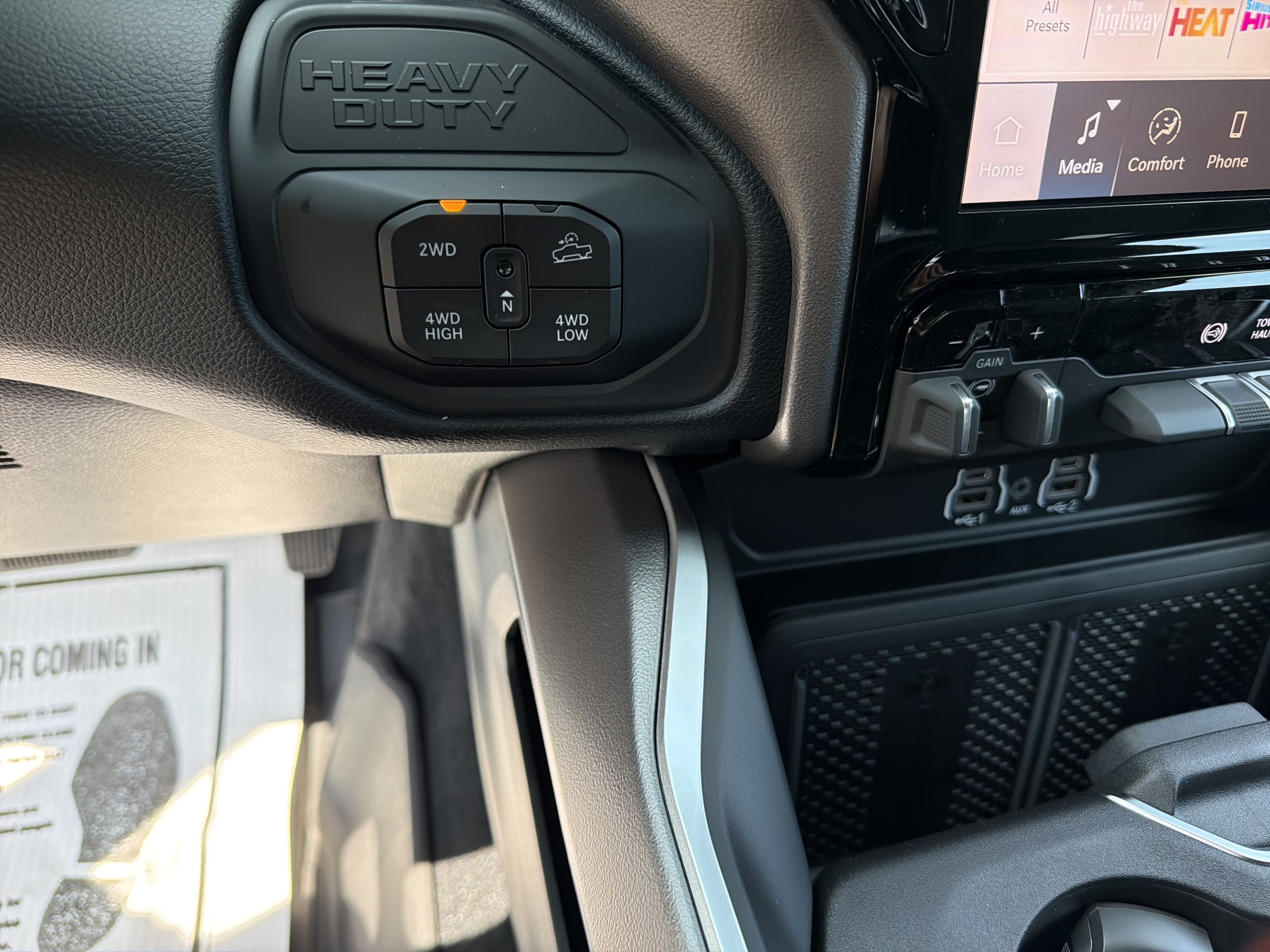 New 2026 RAM 2500 Big Horn AWD/4WD image 22