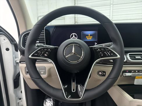 Used 2026 Mercedes-Benz GLS 450 4MATIC image 15