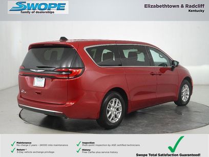 New 2026 Chrysler Pacifica Select