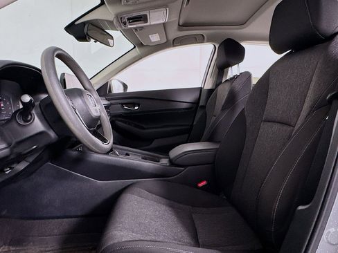 Used 2025 Honda Accord SE image 11