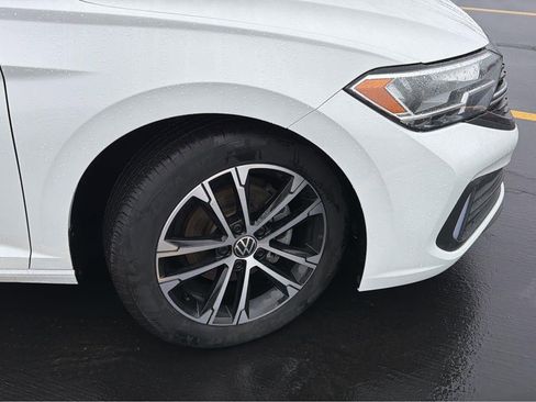 Used 2024 Volkswagen Jetta Sport image 7