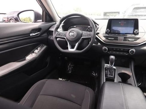 Certified 2025 Nissan Altima 2.5 SV FWD image 21