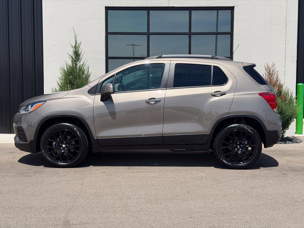 Used 2022 Chevrolet Trax LT w/ Driver Confidence Package AWD/4WD image 26