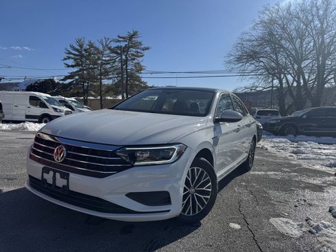 Used 2019 Volkswagen Jetta SEL image 2