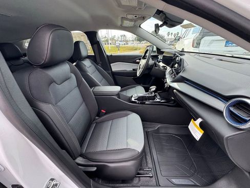 New 2026 Chevrolet Trax LT w/ Driver Confidence Package image 14