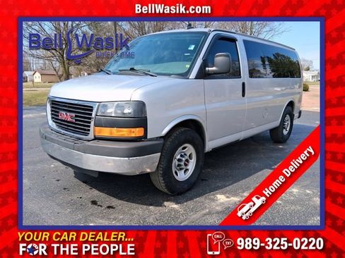 Used 2016 GMC Savana 2500 LT w/ LT Preferred Equipment Group image 1
