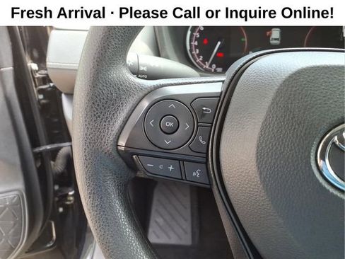 Used 2025 Toyota RAV4 XLE FWD image 16
