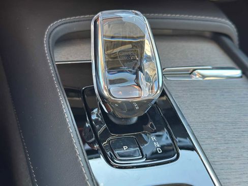 Certified 2025 Volvo XC90 B6 Ultra w/ Protection Package Premier image 31