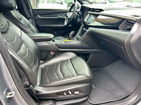 Used 2020 Cadillac XT6 Sport w/ Platinum Package AWD/4WD image 9