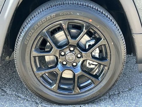 New 2026 Jeep Compass Latitude image 10